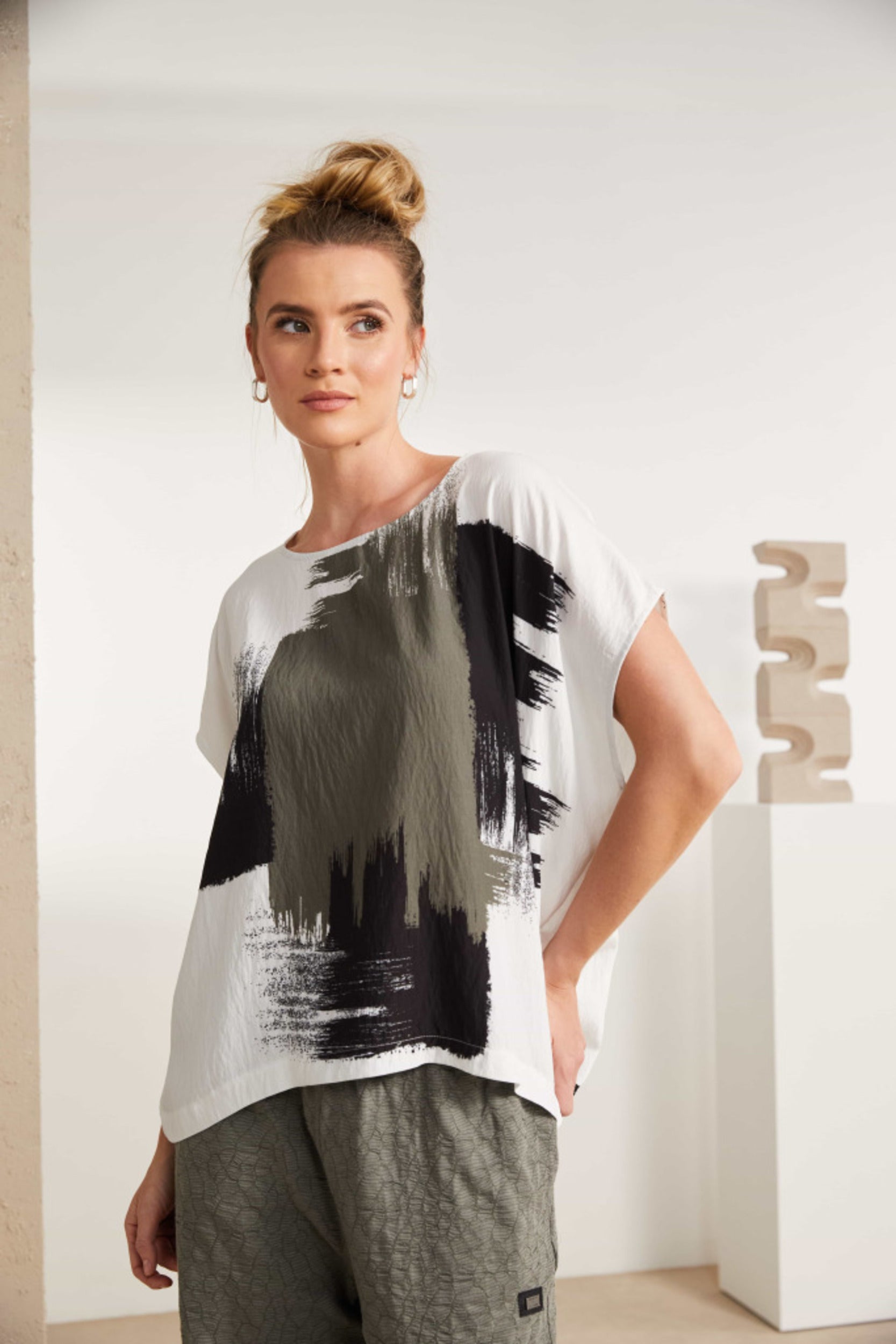 NAS25-172-219-naya-womens-brush-stroke-print-round-neck-top-kings-road-fashions