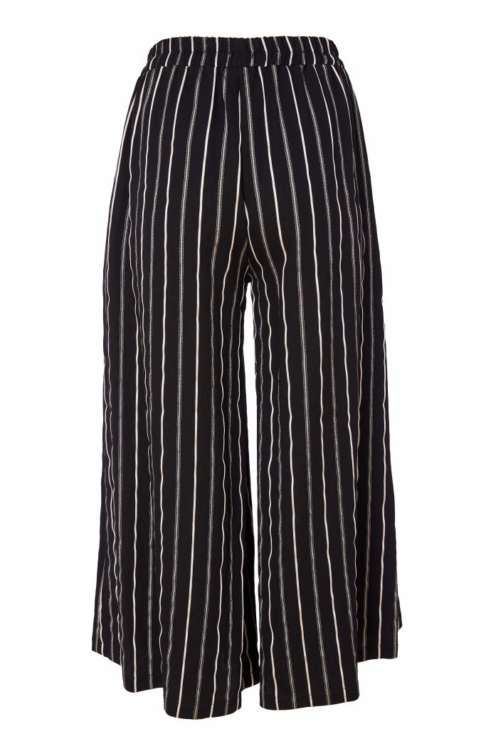 NAS25-282-naya-womens-stripe-waistcoat-with-contrast-collar-and-hem-band-kings-road-fashions