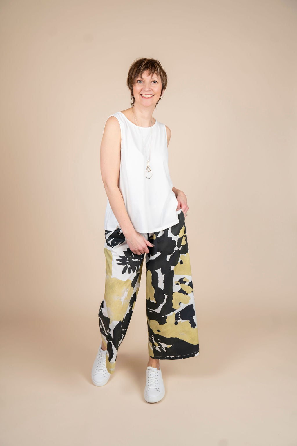 neirami-womens-wide-trousers-in-astratto-f-golden-kings-road-fashions